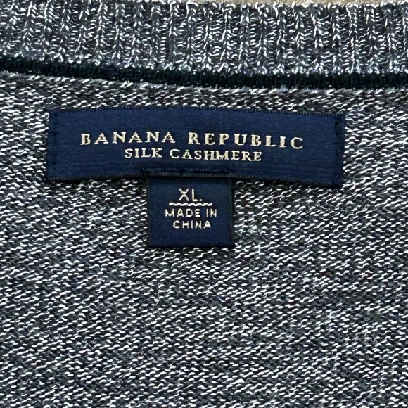 Banana Republic Men’s XL Silk Cashmere V Neck Sweater - Picture 4 of 9